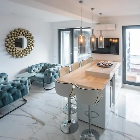 아파트 Luxury By The Sea *