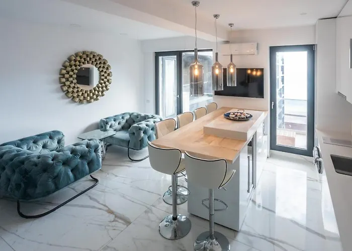 公寓 Luxury By The Sea *